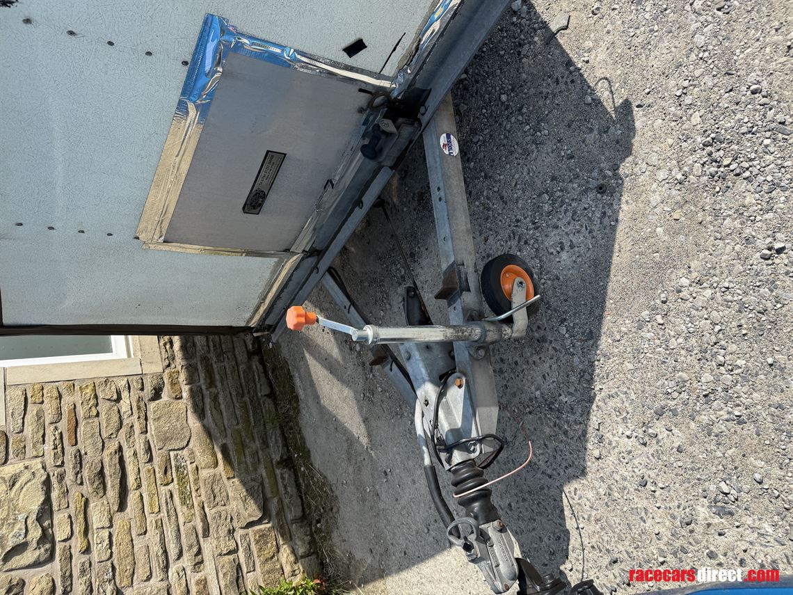 covered-twin-axle-trailer