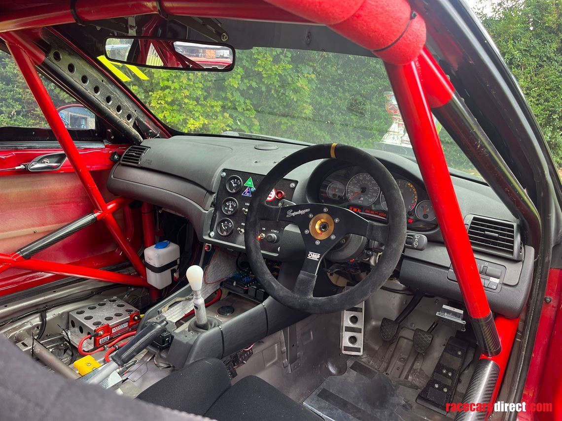 e46-m3-racetrack-car