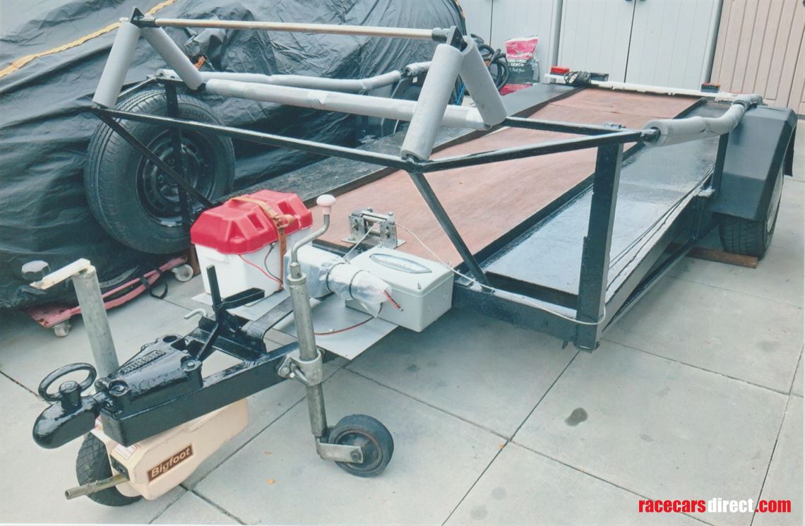 small-light-race-car-trailer