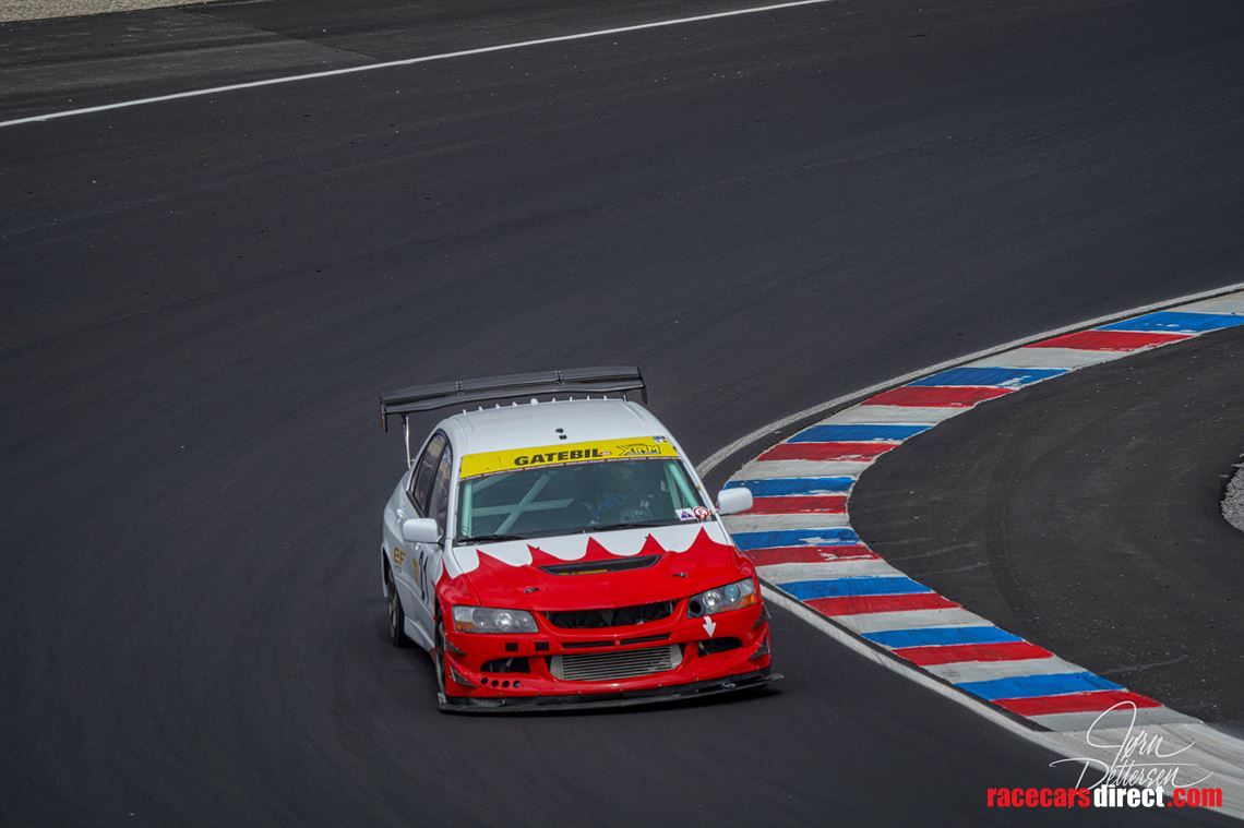 mitsubishi-lancer-evo-9-racecar