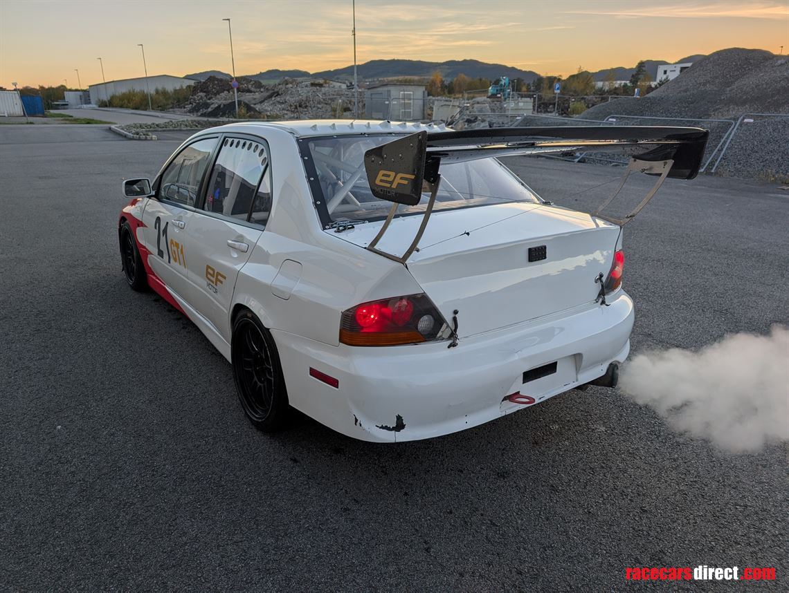 mitsubishi-lancer-evo-9-racecar