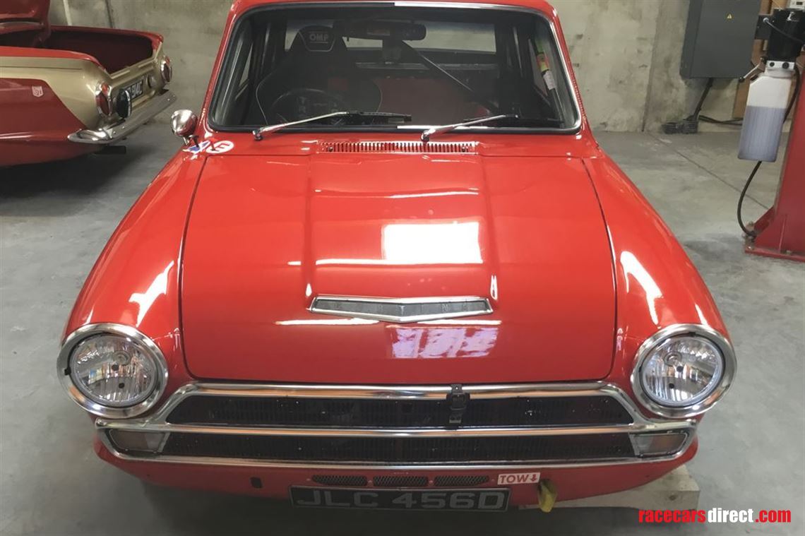 ford-cortina-1500-gt