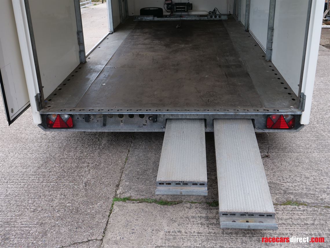 brian-james-t3-car-transporter