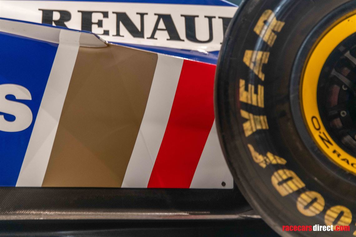 sold-f1-williams-fw1819-works-show-car