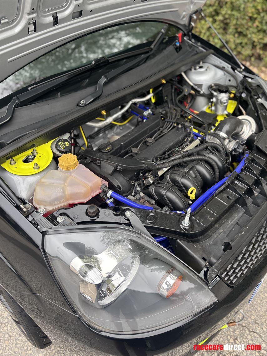 ford-fiesta-st150-race-car-st-challenge