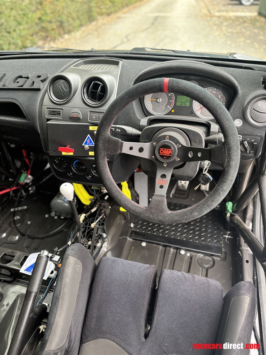 ford-fiesta-st150-race-car-st-challenge