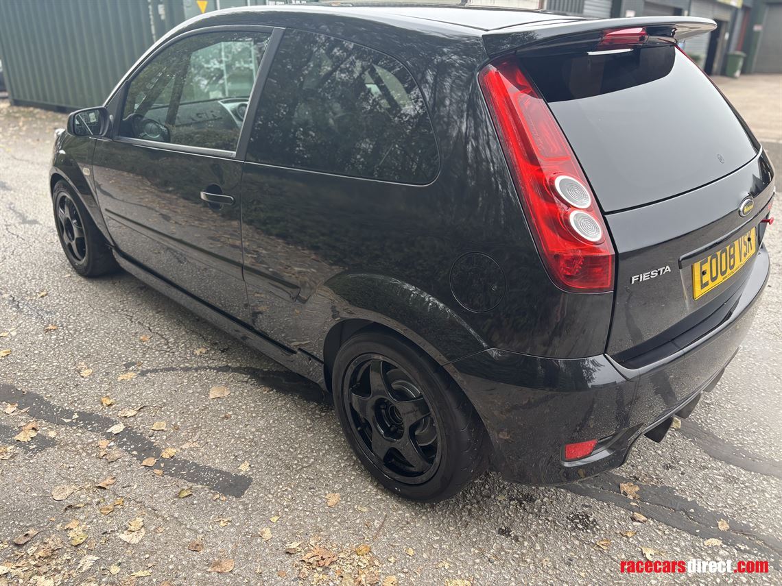 ford-fiesta-st150-race-car-st-challenge