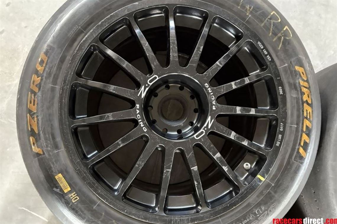 five-oz-racing-audi-r8-gt3-lms-gen-1-rear-whe