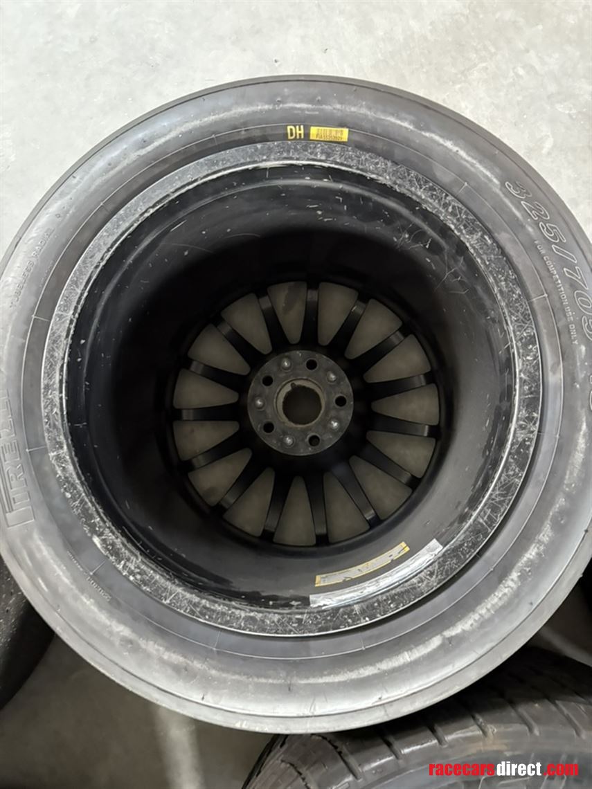 five-oz-racing-audi-r8-gt3-lms-gen-1-rear-whe