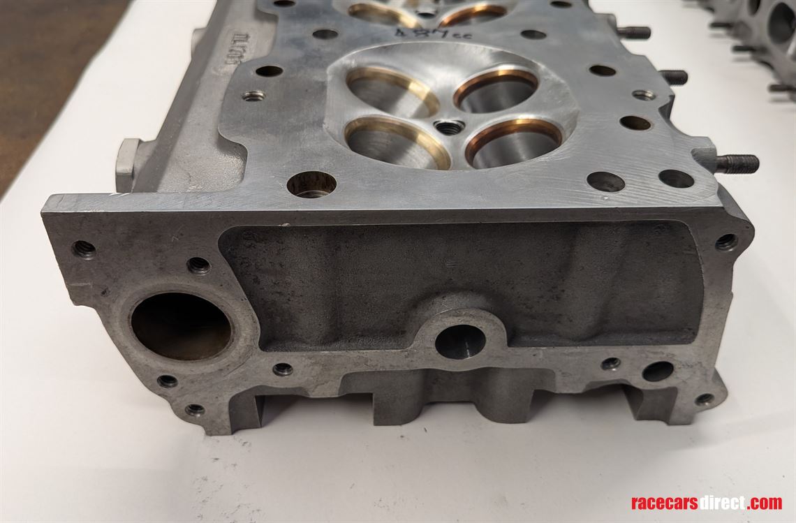 cosworth-39-dfl-cylinder-heads-pair