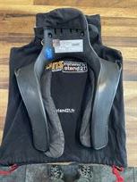 sparco-carbon-helmet-hans-device-and-omp-glov