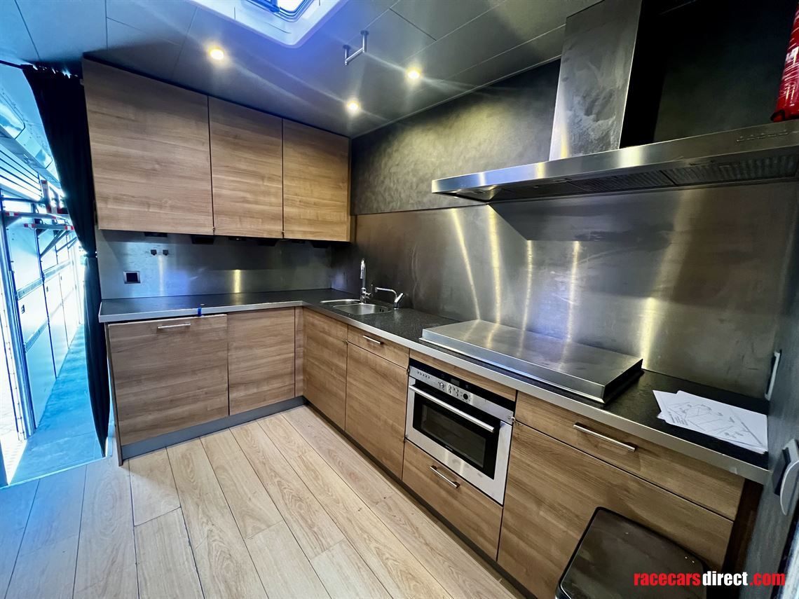 racetrailer-w-kitchen-6-bedroom-ac-full-equip