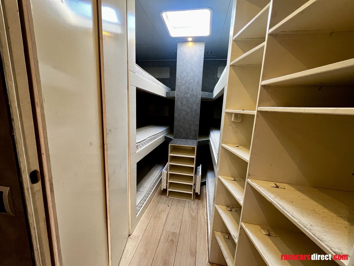 racetrailer-w-kitchen-6-bedroom-ac-full-equip