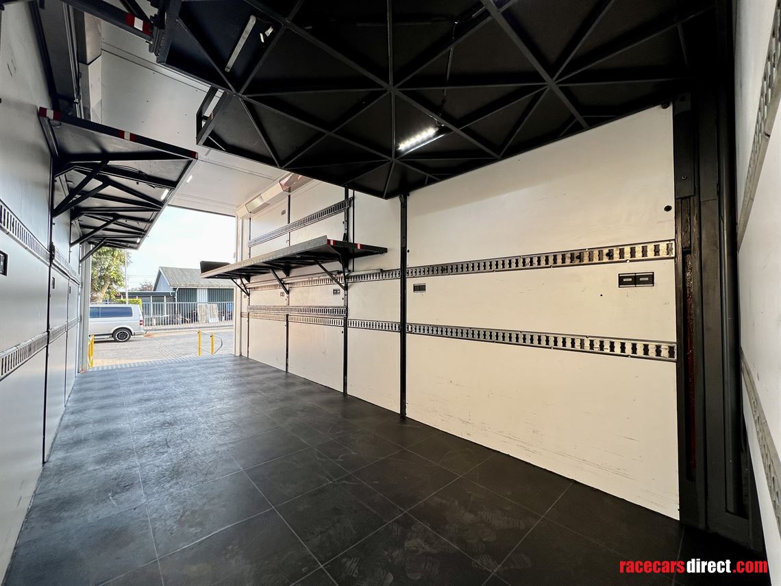 racetrailer-w-kitchen-6-bedroom-ac-full-equip