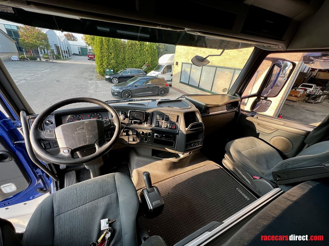 racetrailer-w-kitchen-6-bedroom-ac-full-equip