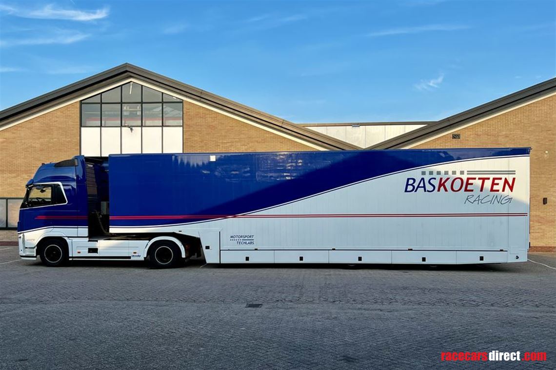 racetrailer-w-kitchen-6-bedroom-ac-full-equip