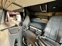 racetrailer-w-kitchen-6-bedroom-ac-full-equip