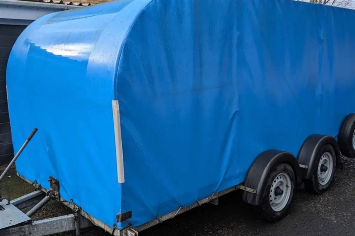 prg-sport-tilt-bed-trailer-with-cover