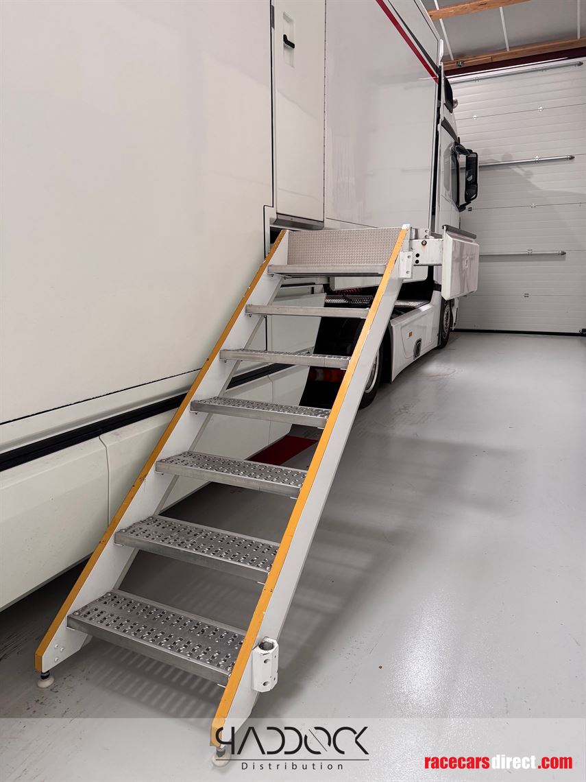 racing-trailer-hangler-ex-sauber-f1-team-is-s