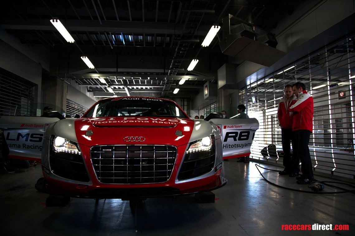 2011-audi-r8-lms-gt3