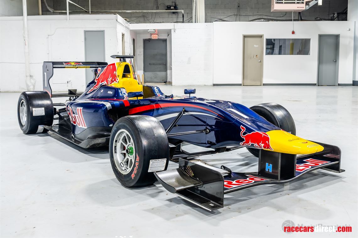 2014-dallara-gp313-w-extensive-spares-package