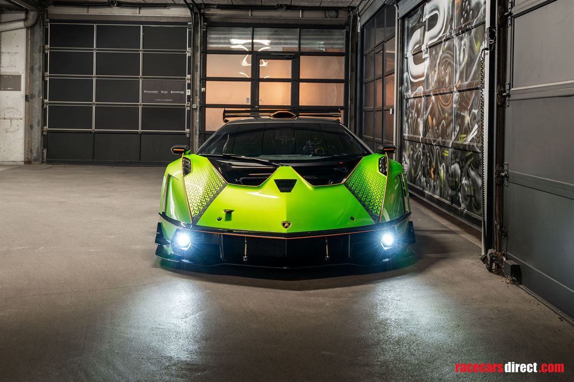 lamborghini-essenza-scv12