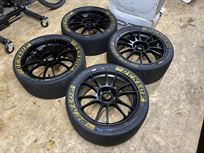 oz-ultraleggera-8x18-et40-5x120-wheels