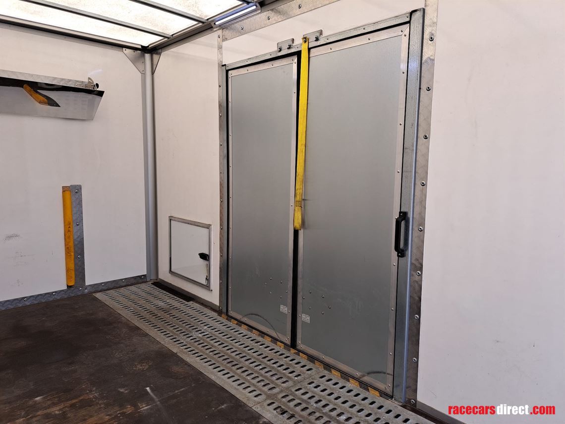 mitsubishi-canter-race-truck