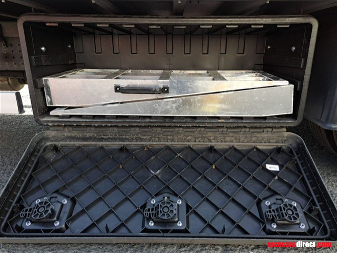 mitsubishi-canter-race-truck