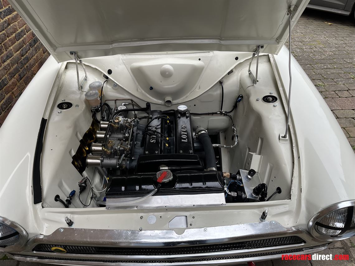 1965-lotus-cortina-fia-race-car