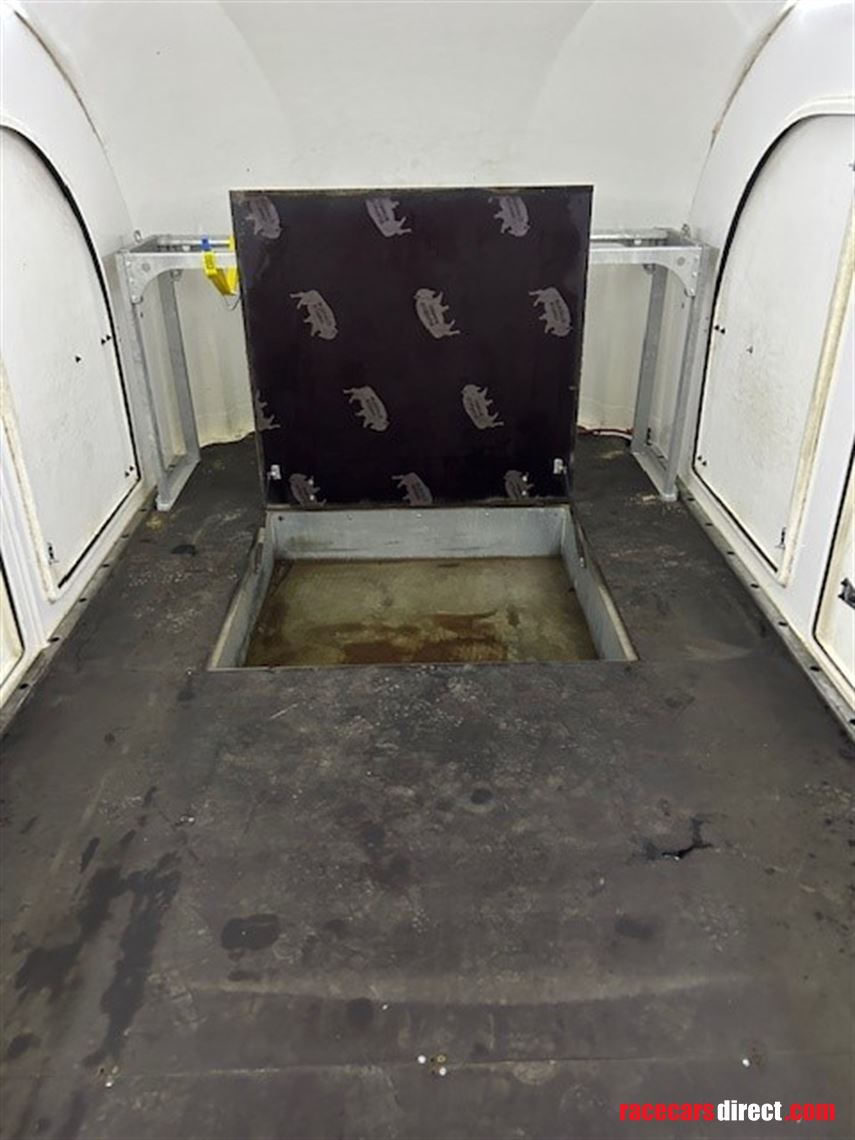 ginetta-jnr-and-trailer