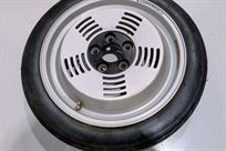 bmw-m1-complete-spare-wheel