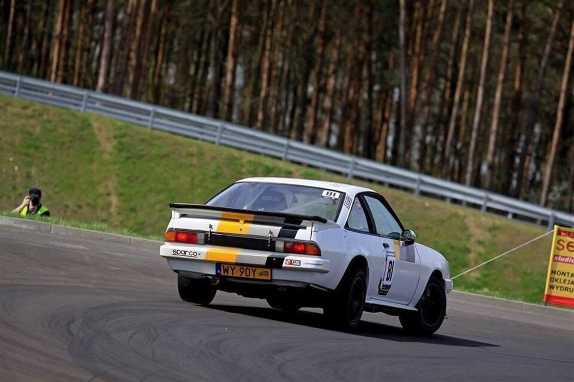 opel-manta-b-20e-1979---historic-race-car