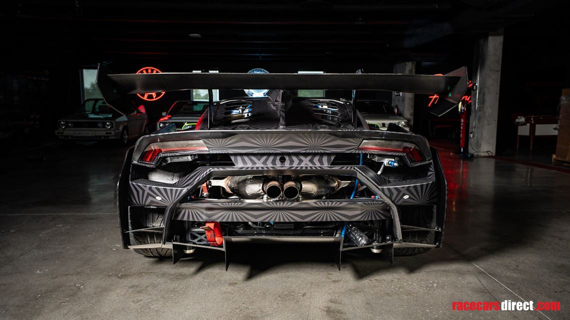 2015-lamborghini-huracan-super-trofeo-evo-upg