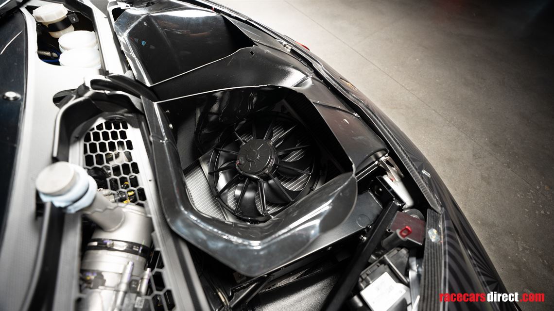 2015-lamborghini-huracan-super-trofeo-evo-upg