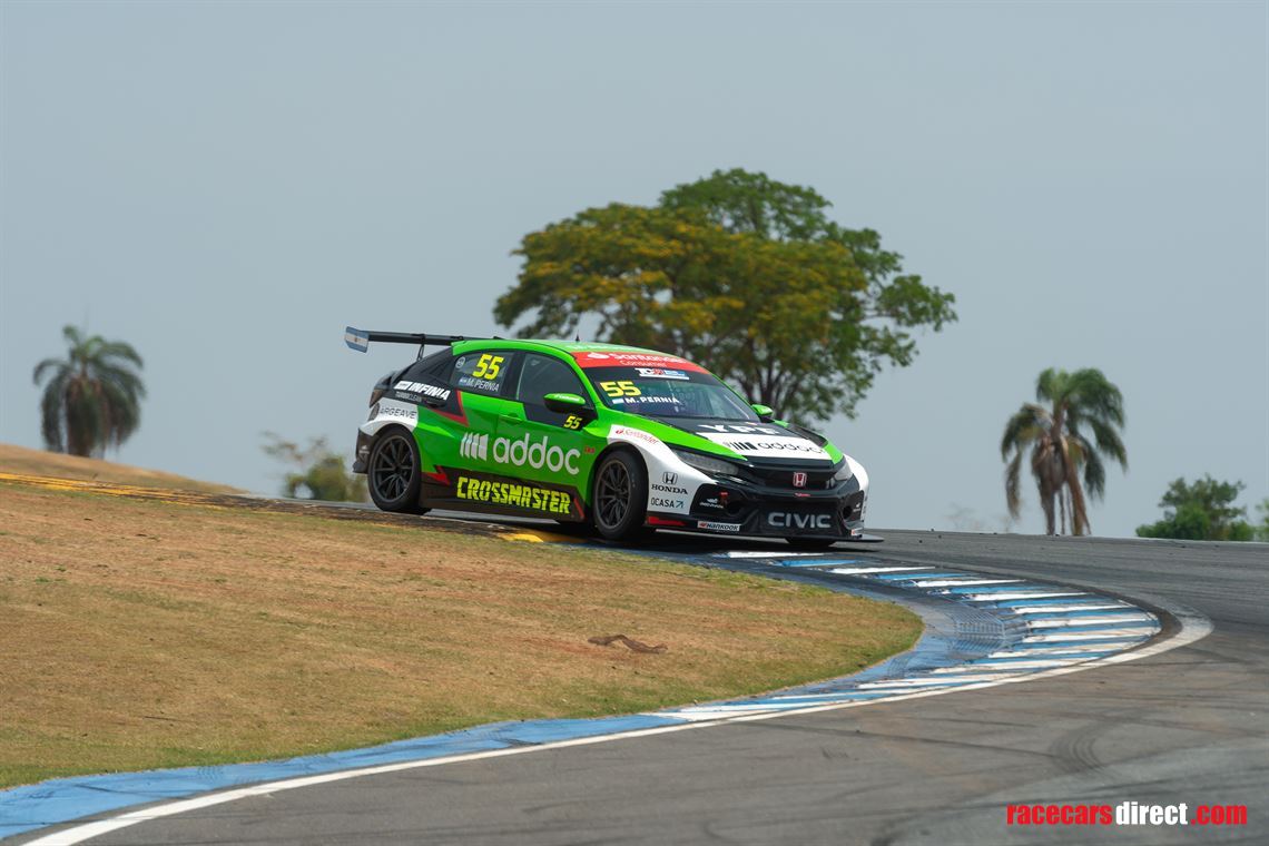 2-honda-civic-type-r-fk7