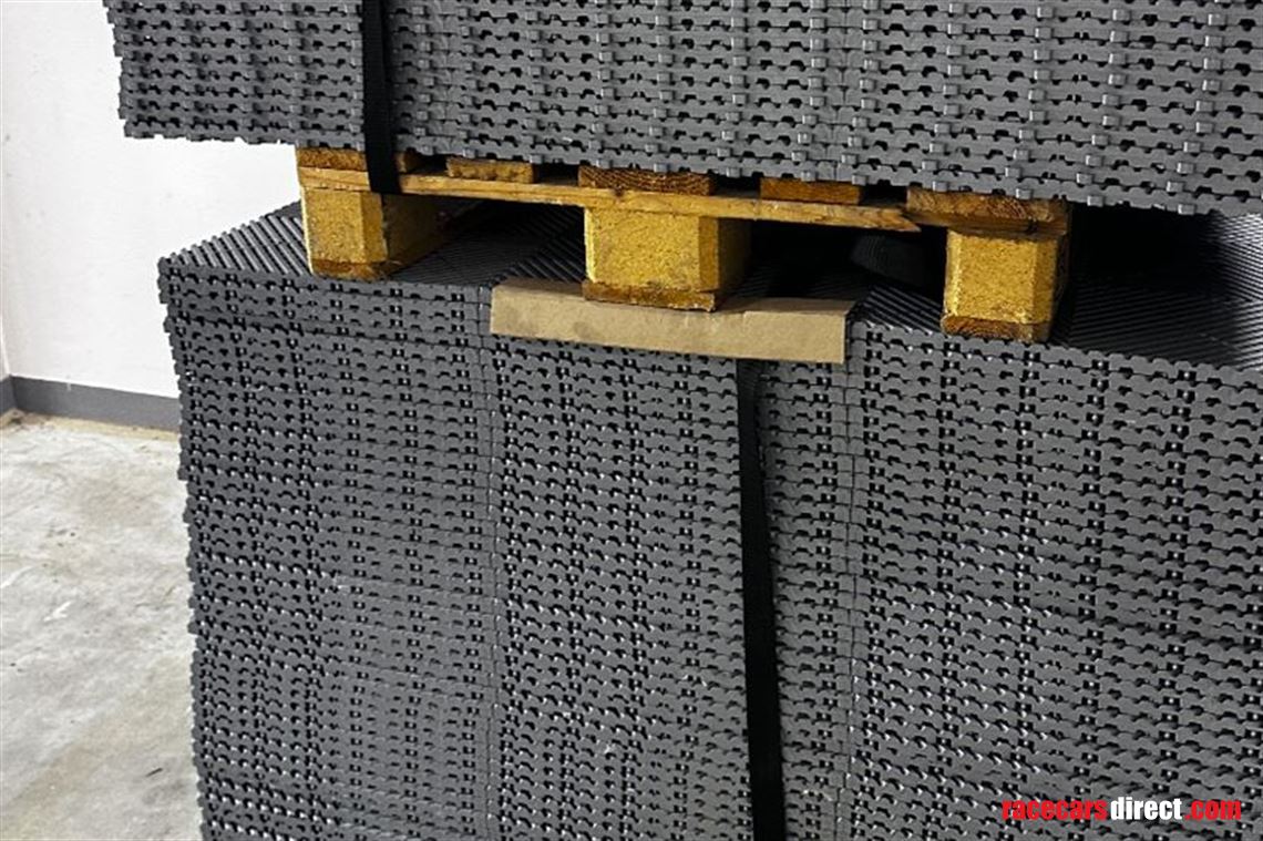 racefloor-flat-grey-alu-100m2