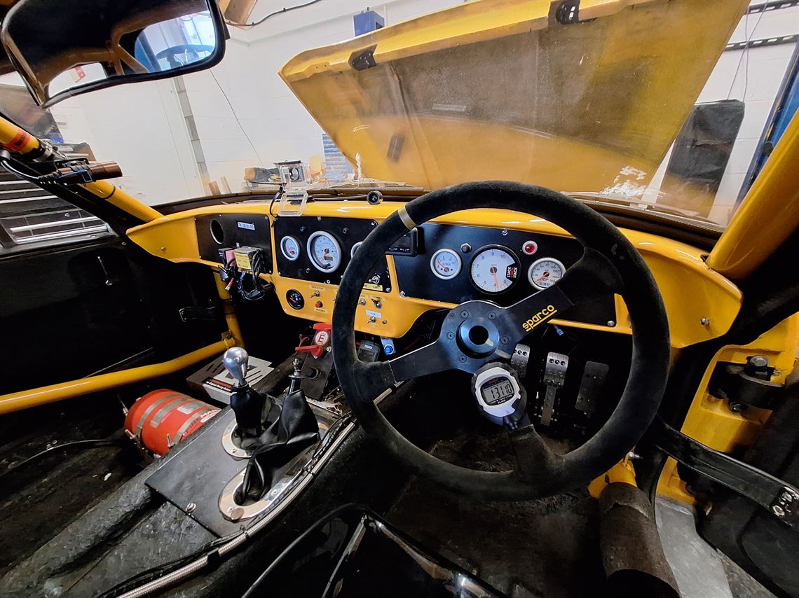 1971-tvr-vixen-race-car