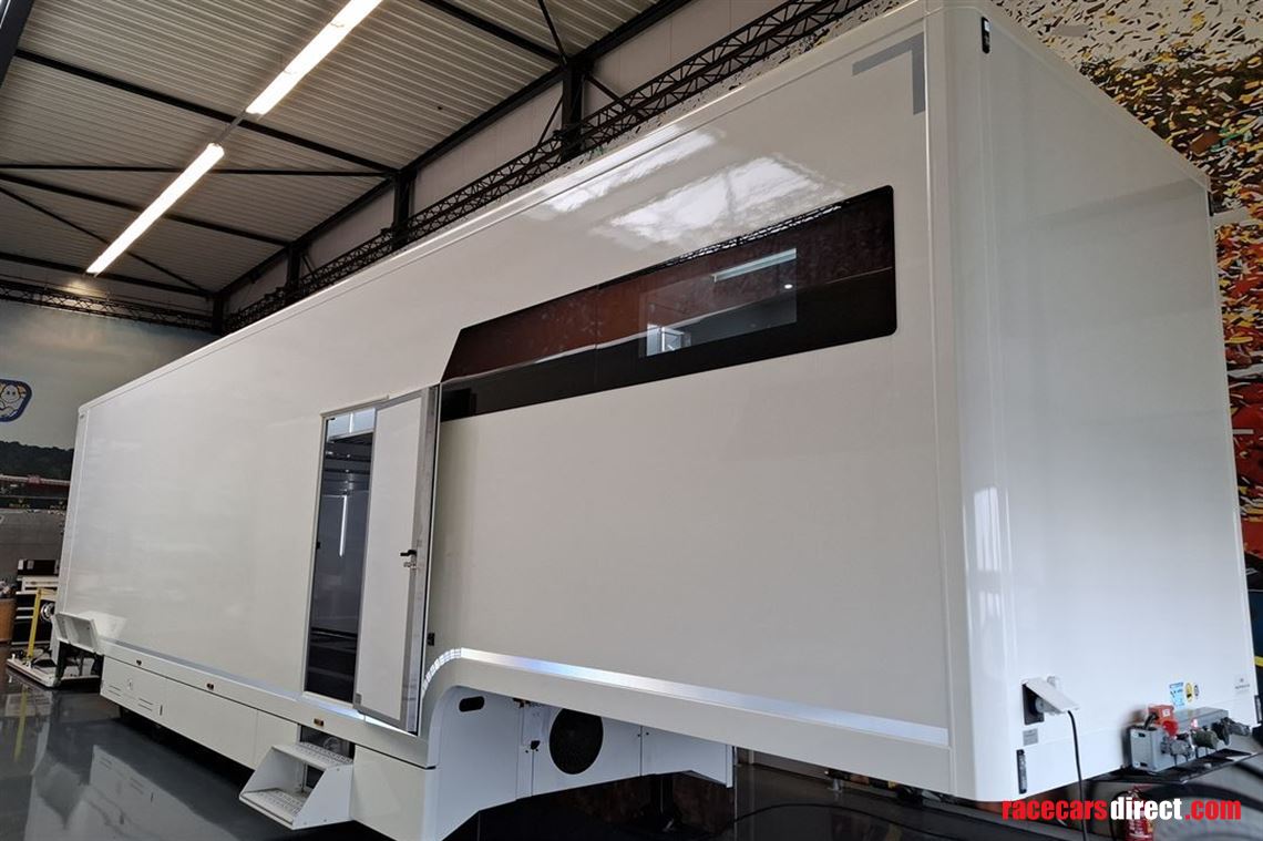 in-stock-new-engineers-office-with-cargo-deck