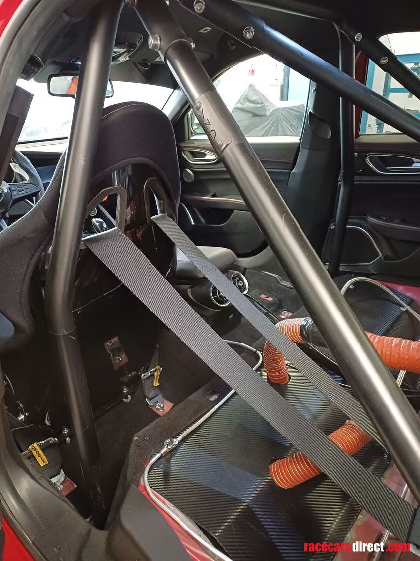 alfa-romeo-giulia-quadrifoglio-crashed