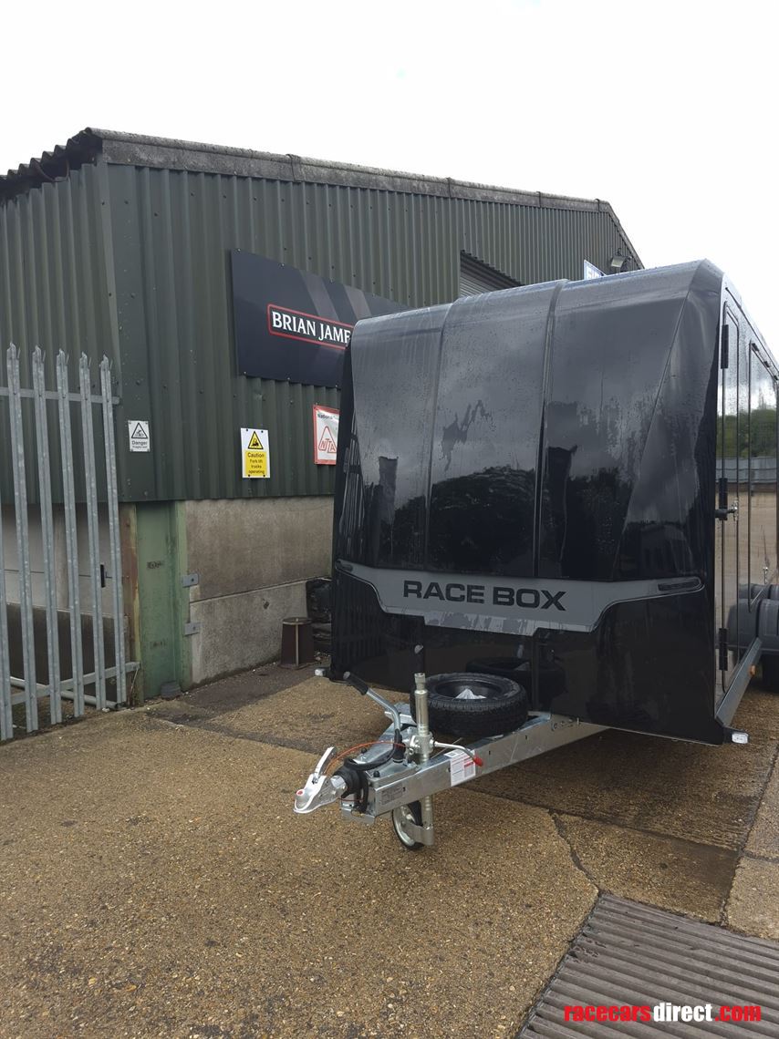 brian-james-race-box-45m-x-19m-black-3000kg-g