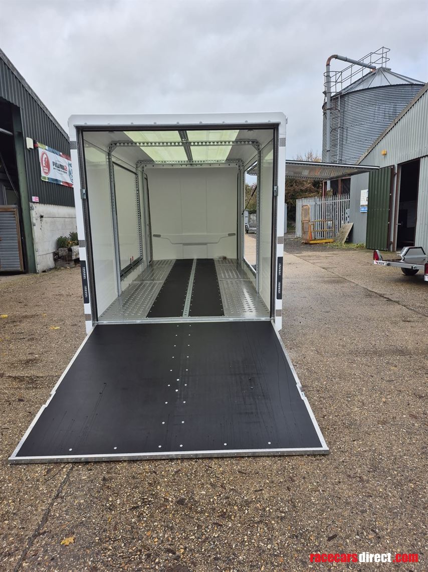 brian-james-race-box-5m-x-19m-3000kg-gvw-twin