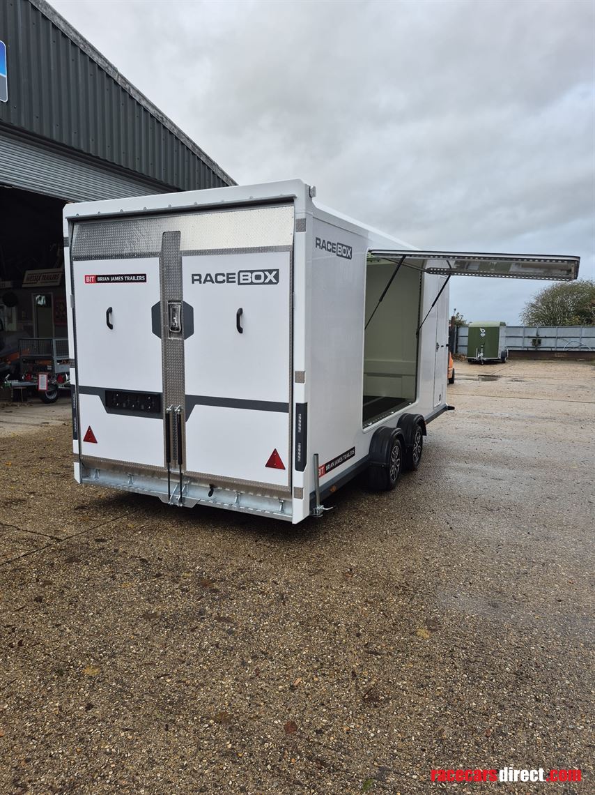 brian-james-race-box-5m-x-19m-3000kg-gvw-twin