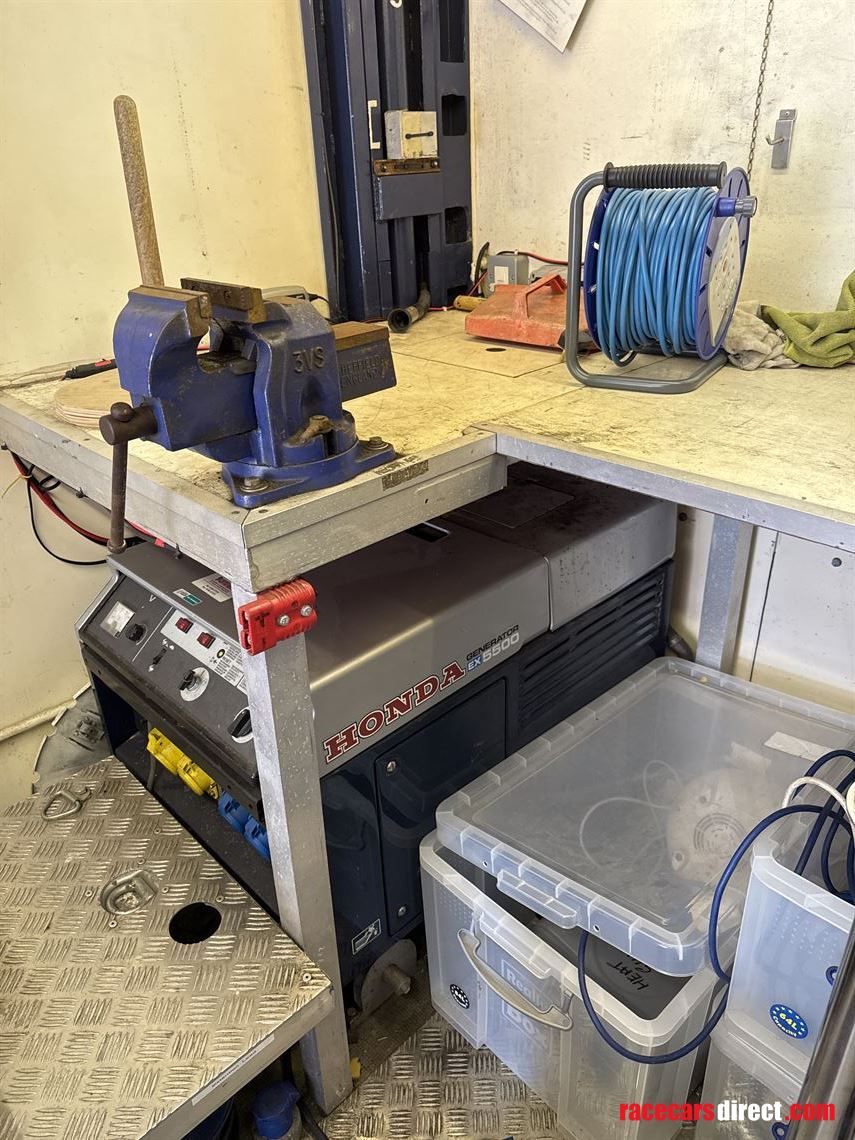 2008-daf-xf-105460---race-team-four-car-trans