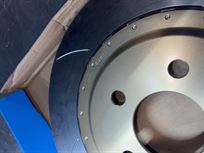 gt4-aston-martin-front-discs-bells