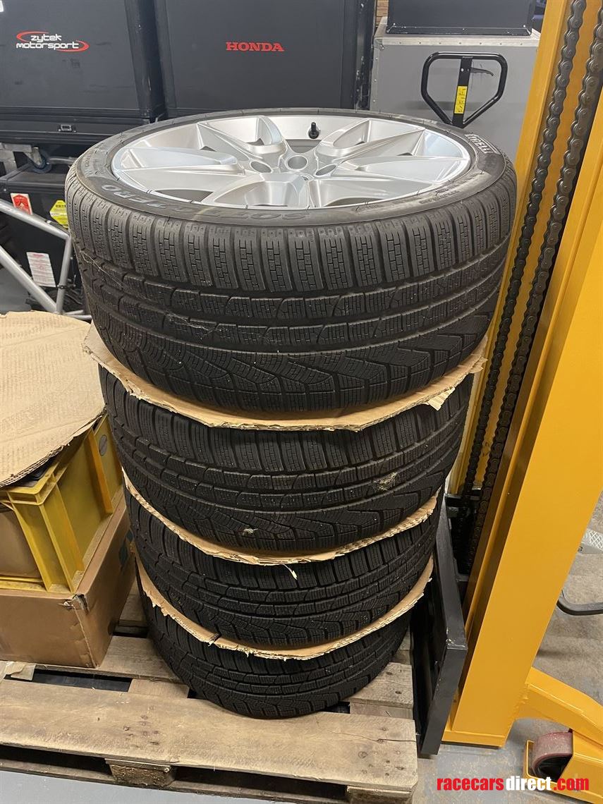 bentley-continental-gt-alloy-wheels-with-wint