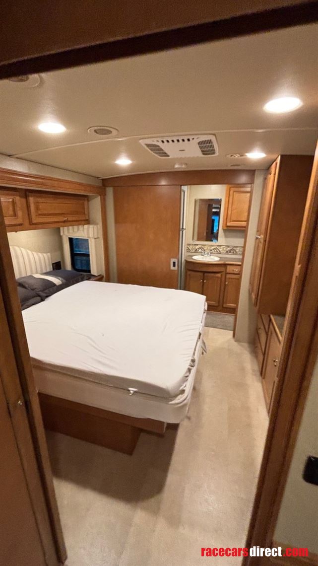 2016-model-winnebago-sunstar-lx35f