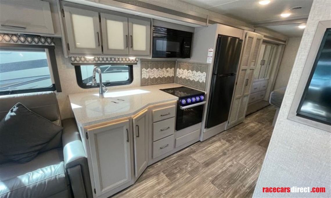 2022-thor-hurricane-34r