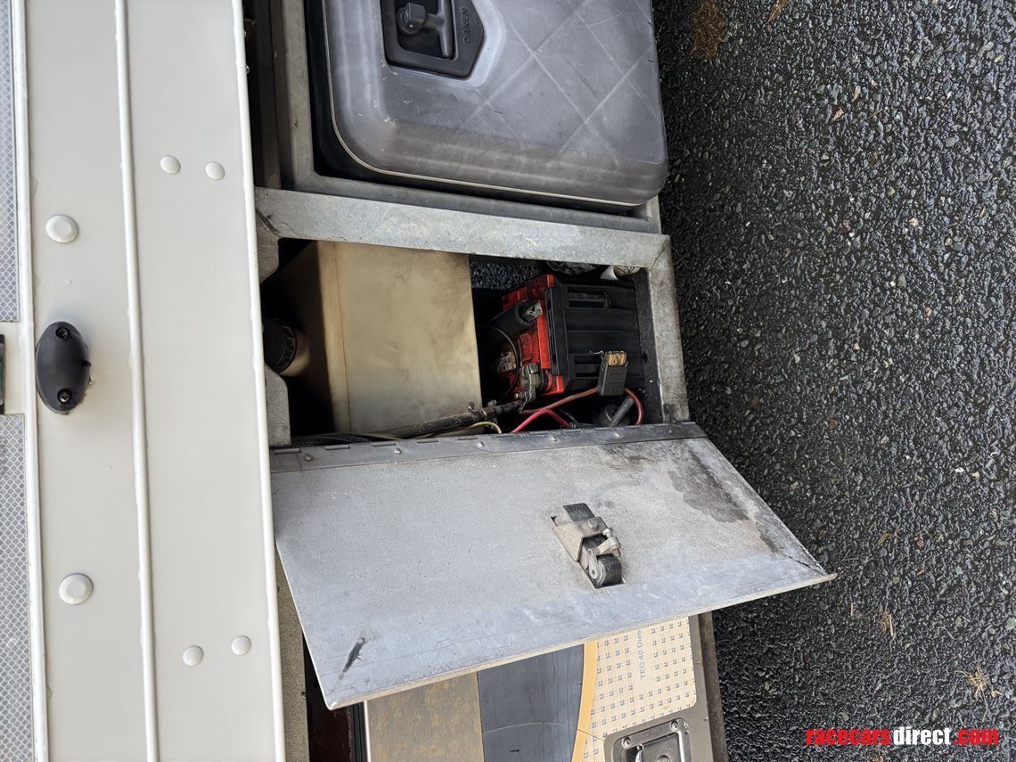 leyland-dad-lf230-race-transporter---box-lorr