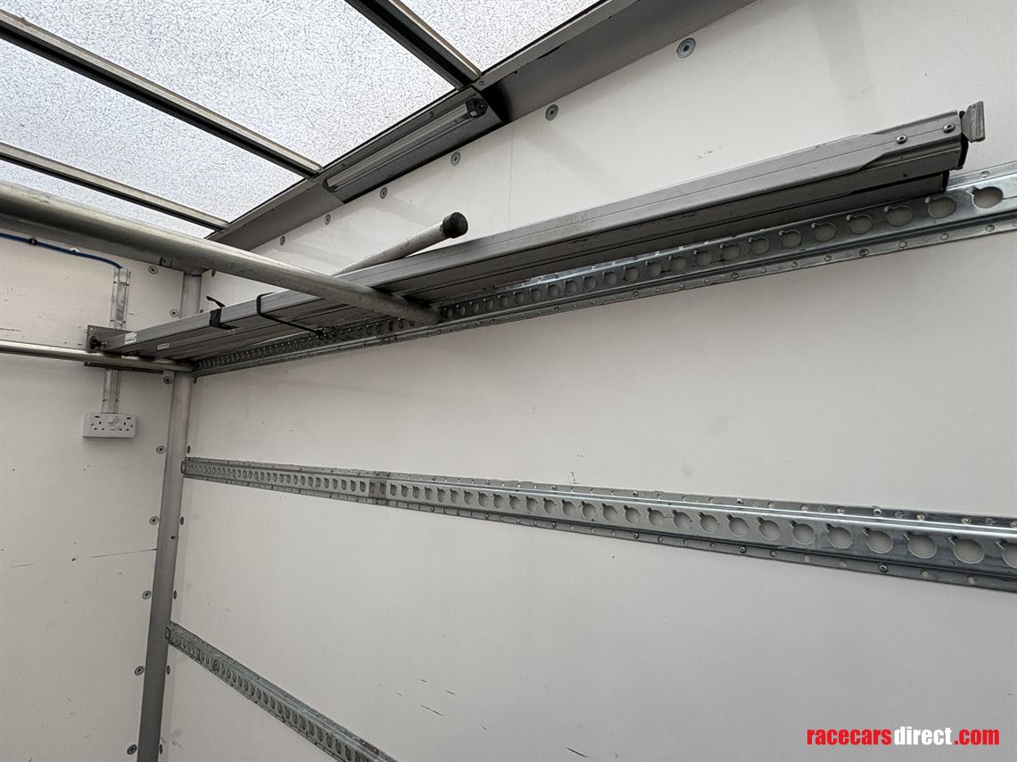 leyland-dad-lf230-race-transporter---box-lorr